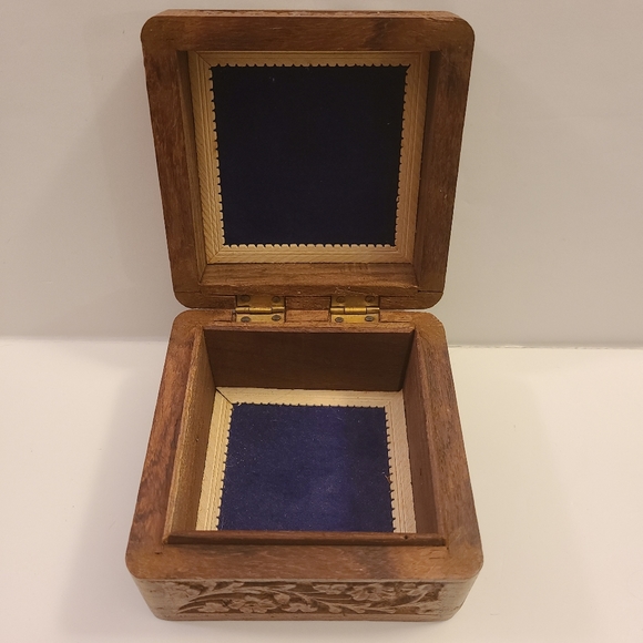 Vintage 1970 Style Carved Wooden Box - Picture 3 of 8